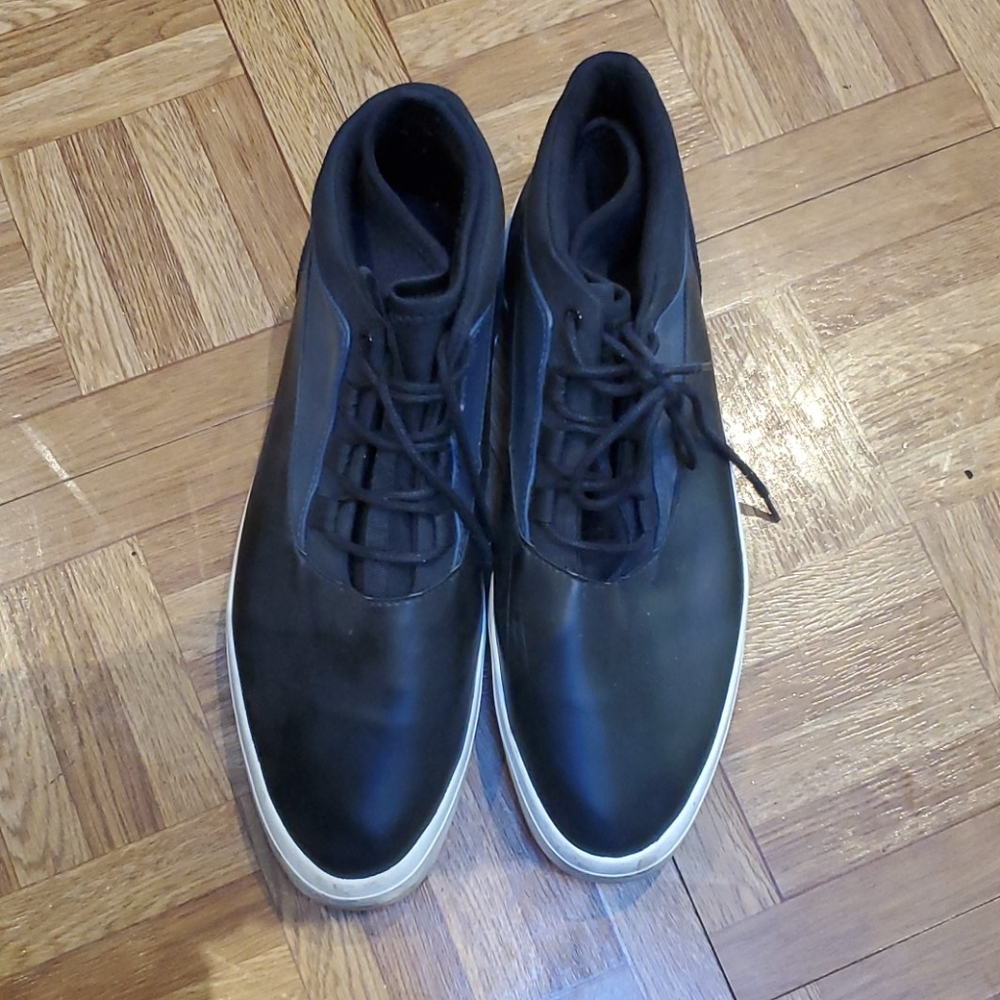Aldo Mens Size 11 shoe